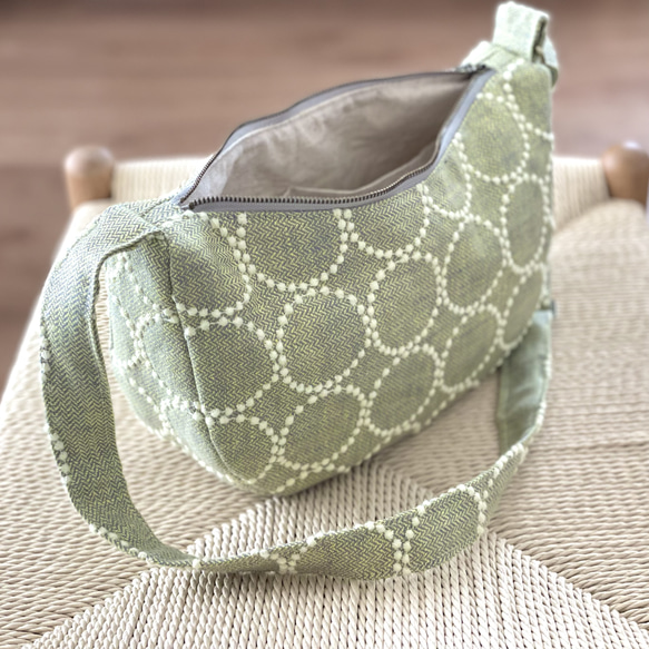 ⚮̈ミナペルホネンからだにフィットするボディバッグtambourine