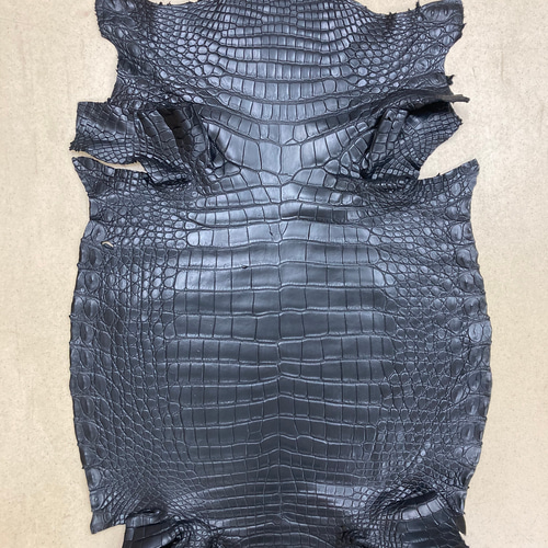 ☆特価品☆クロコダイル ワニ革 ブラック×ナッパ 大判一枚革_C59