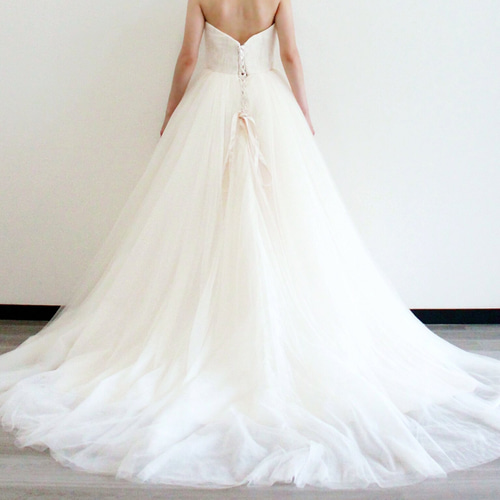 送料無料！ウェディングドレス フレアスカート アイボリー サッシュ  