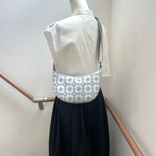ハンドメイド♡ミナペルホネン♡新色anemone♡ショルダー(S)(カーブ) ハンドメイド♡ミナペルホネン♡新色anemone♡ショルダー(S)(カーブ)