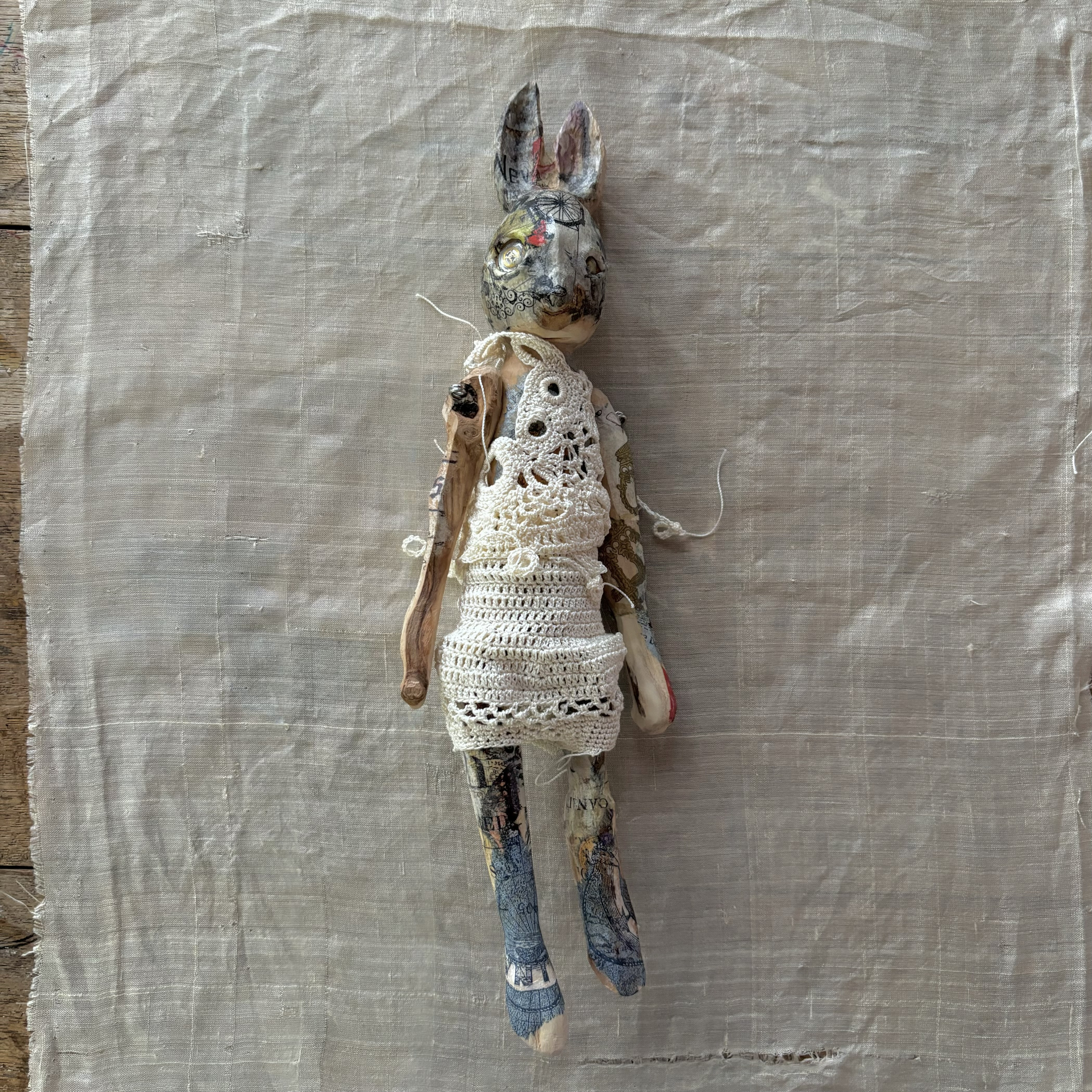 木彫りdoll うさぎの国のアリス