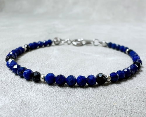 100★限定残りこれだけ★聖なる石♡艶々極上☆【天然ラピスラズリさざれ石】❤️ ラピスラズリ×ブルーゴールドストーンの天然石ブレスレット サージカル