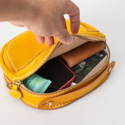 【切線】圓形/圓包，手工真皮單肩包，全手工縫製，兩用包，可手提或肩背 第6張的照片