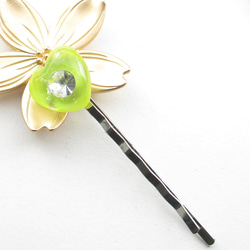 火照るような景色の中で見たものは、ライムなクォーツのハートでした♪<1点ものヘアピン>HP189 1枚目の画像