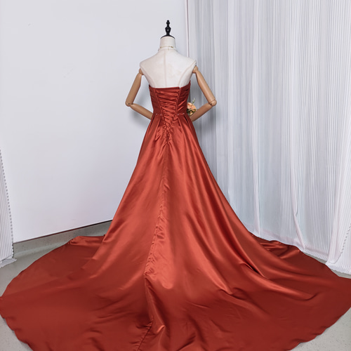 送料無料！カラードレス テラコッタ色 編み上げ 光沢感 ベアトップ  