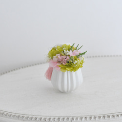 ＜色違い登場＞ジニアと小菊のプリザーブドフラワー仏花、お供え花／お悔み 新盆／ペット用仏花【クリアケース付き】 6枚目の画像