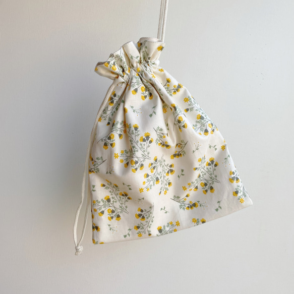 《送料無料》お着替え袋　コップ袋　フリル巾着　コットン 花柄　カモミール　女の子 2枚目の画像
