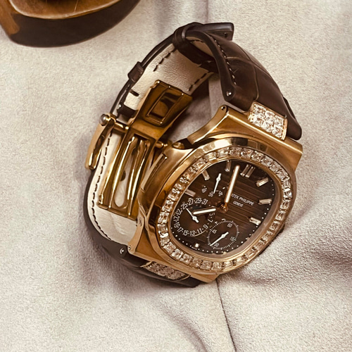 Patek-Calendar-and-World-Time-