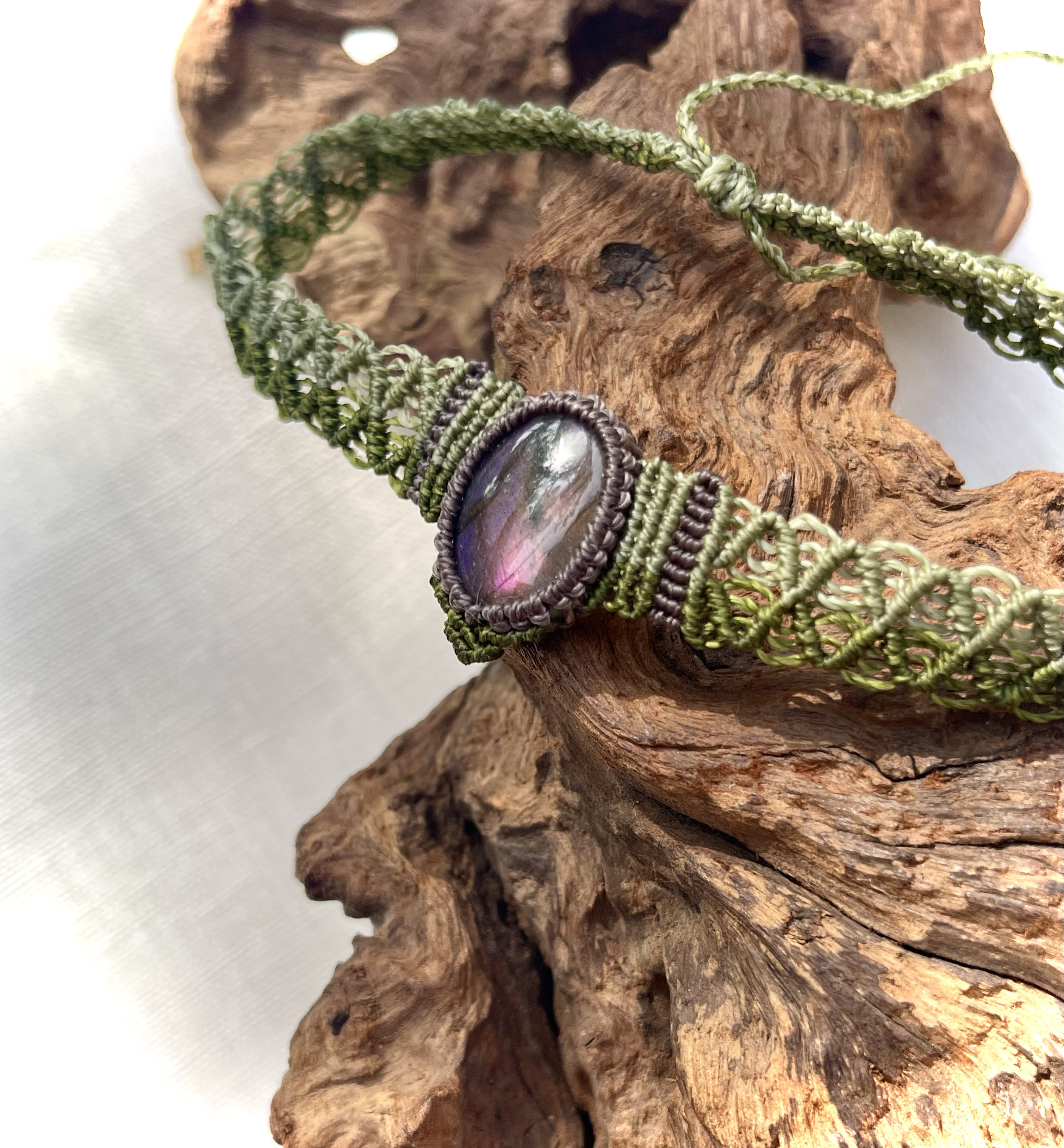 天然石　ラブラドライ (labradorite) マクラメ　チョーカー