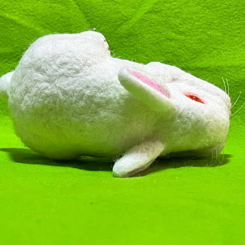 白うさぎ(中) 置物#1(綿と羊毛フェルト) 羊毛フェルト 工房TAKA 通販