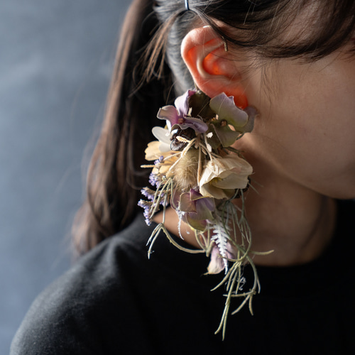 イヤーカフ　フラワーイヤーカフ　アーティシャルフラワー　結婚式 アーティフィシャルフラワーイヤーカフ 造花 ドライフラワー