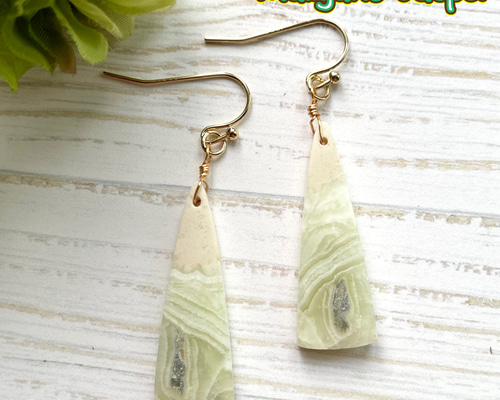 送料無料】 14kgf 天然石 一点もの⭐︎ マリガノジャスパー ピアス