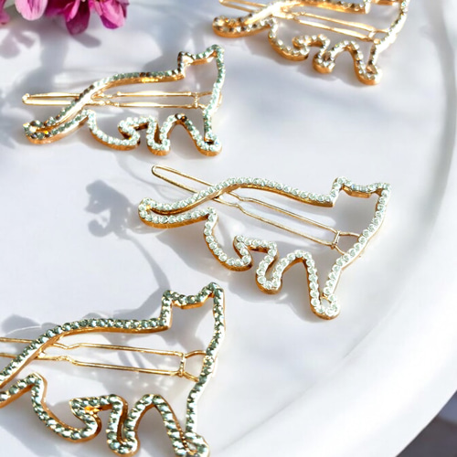 ぐでねこチャンヘアクリップ　お花×ベージュ ぐでねこチャンヘアクリップお花×ベージュ