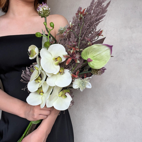 前撮り花嫁様に大人気‼︎大人っぽウェディングブーケ/胡蝶蘭