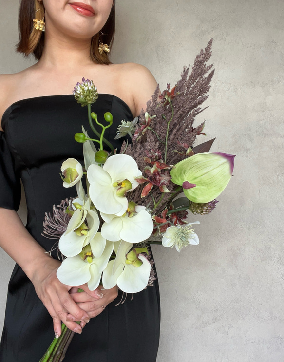 前撮り花嫁様に大人気‼︎大人っぽウェディングブーケ/胡蝶蘭