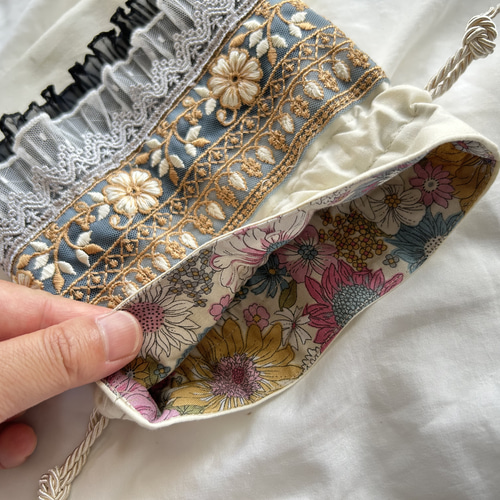 インド刺繍 リボン まんまる 巾着ポーチ 巾着 巾着袋 ポーチ インド刺繍 リボン まんまる 巾着ポーチ 巾着 巾着袋 ポーチ