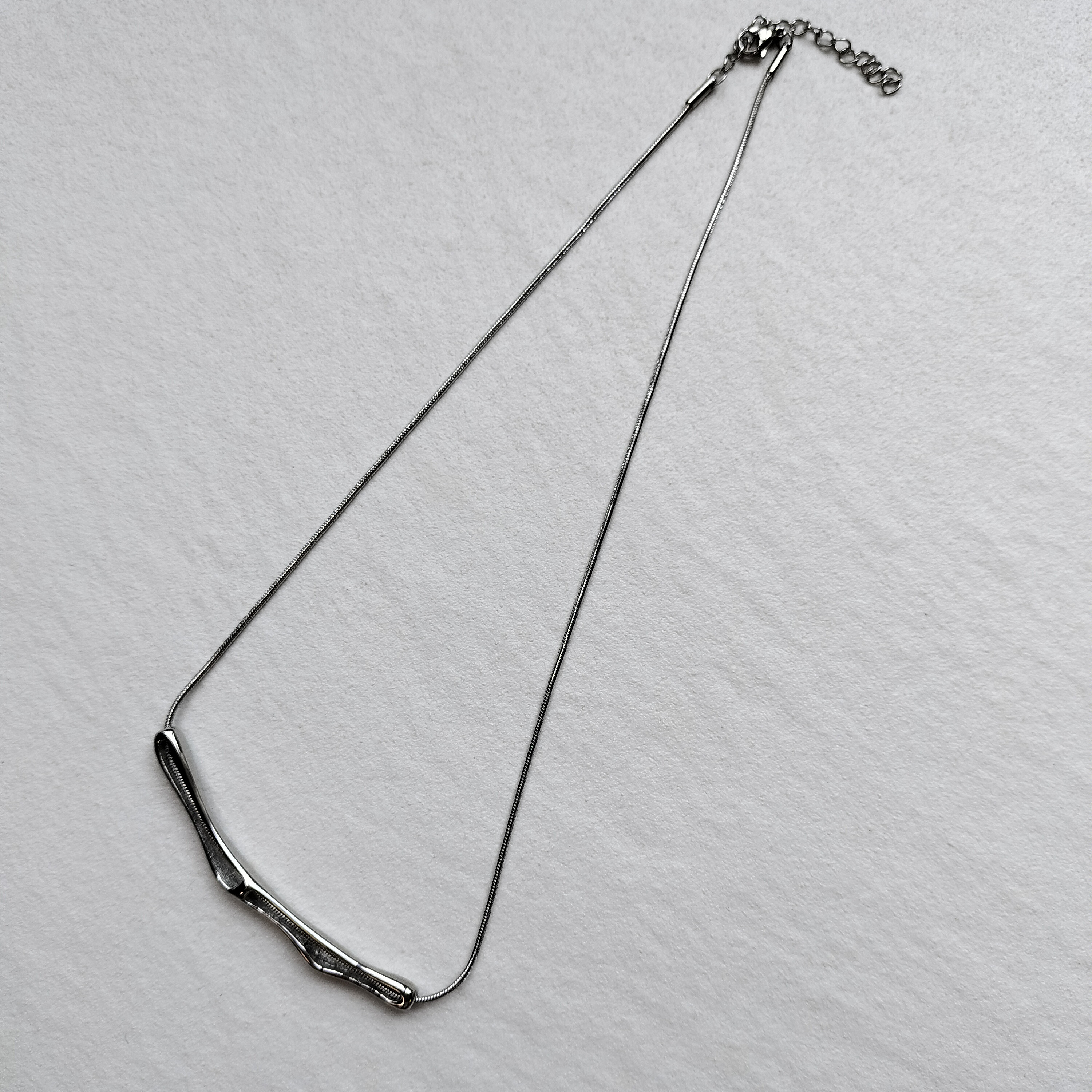 大人フォルムのネックレス　アレルギーフリー　送料無料　N8035