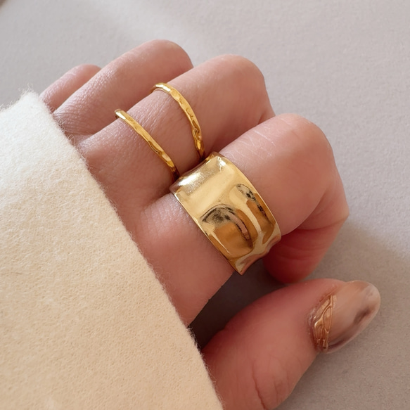 フリーサイズ◆重ねづけ風リング×ボリュームリング（ゴールド）/サージカルステンレス　指輪+フリーサイズ　春 金アレ対応 2枚目の画像