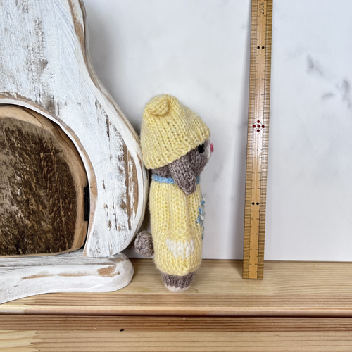 たれ耳うさぎ ぼうぐるみ 黄色花柄ワンピース あみぐるみ スウェーデン