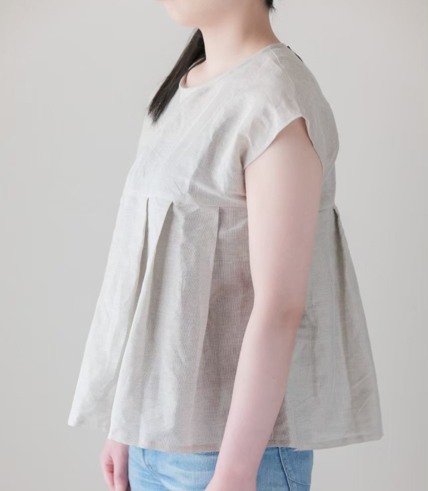 大人かわいいリネンブラウス