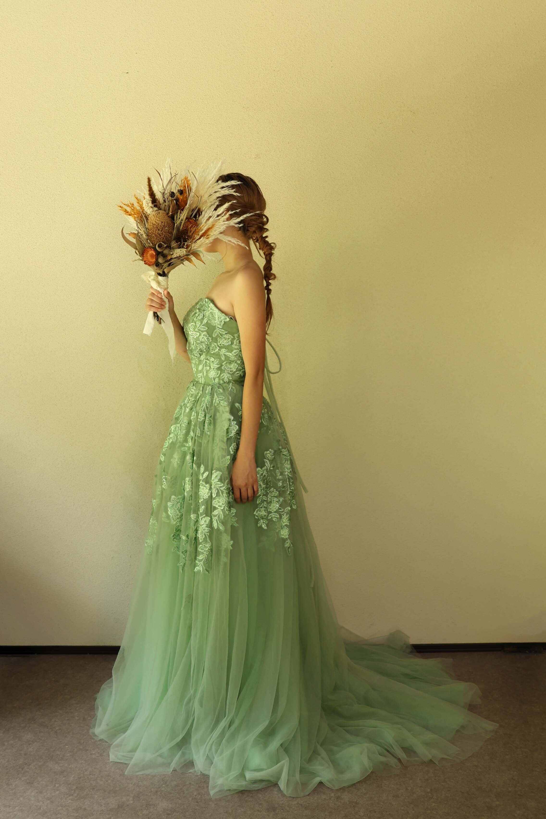 送料無料！カラードレス  グリーン 美しい花レース ベアトップ 編み上げ ソフトチュール 披露宴/結婚式 前撮り