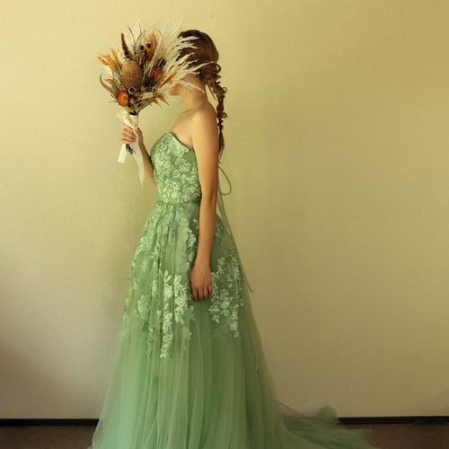 送料無料！カラードレス グリーン 美しい花レース ベアトップ 編み上げ  