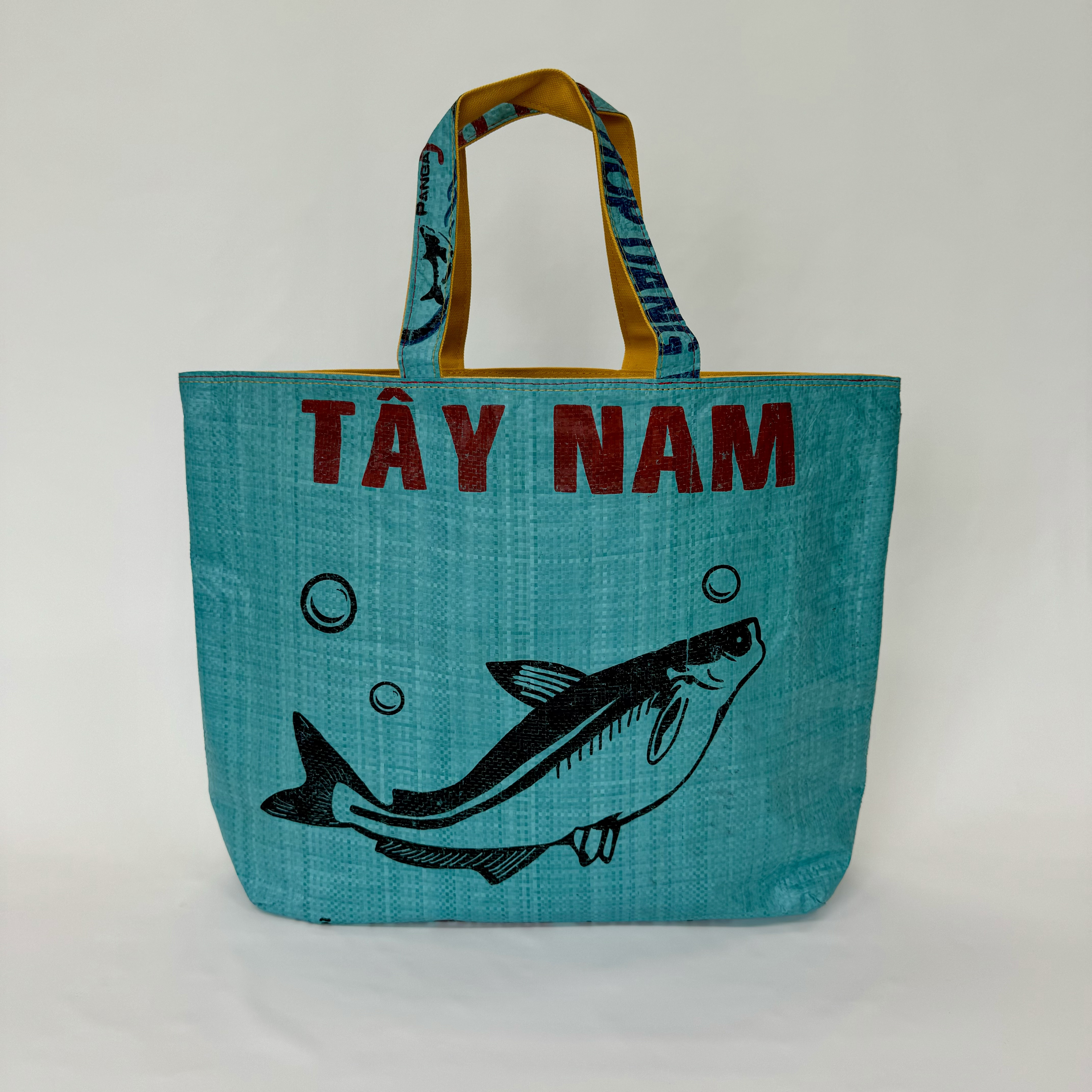 ワイドタイプ　軽い 大きい アップサイクルトートバッグ　大きなポケット