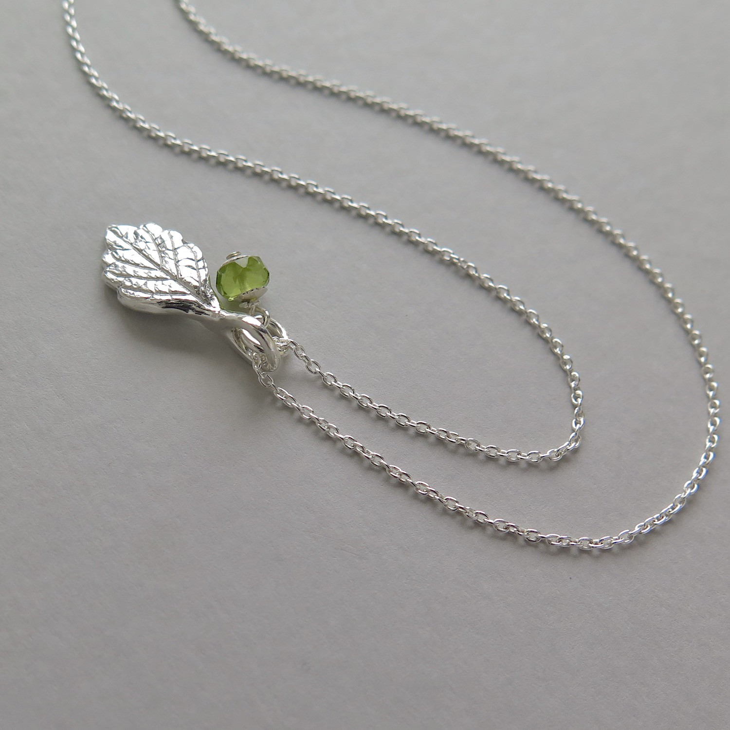 [999 Silver] レモンバームの小さなリーフペンダント, ペリドット, チェーン, miniシルバーケアセット付