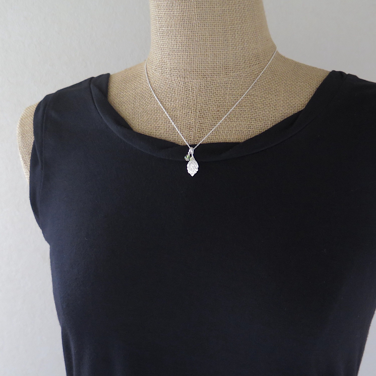 [999 Silver] レモンバームの小さなリーフペンダント, ペリドット, チェーン, miniシルバーケアセット付