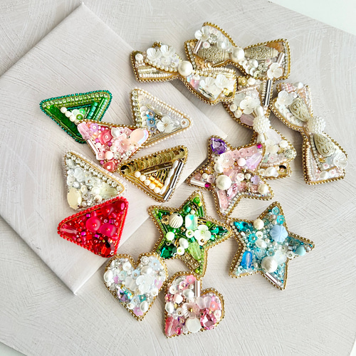 Rino　ブローチ3点❤️ 再販△◀︎▽カラフル三角ブローチ ブローチ cellini チェリーニ 通販