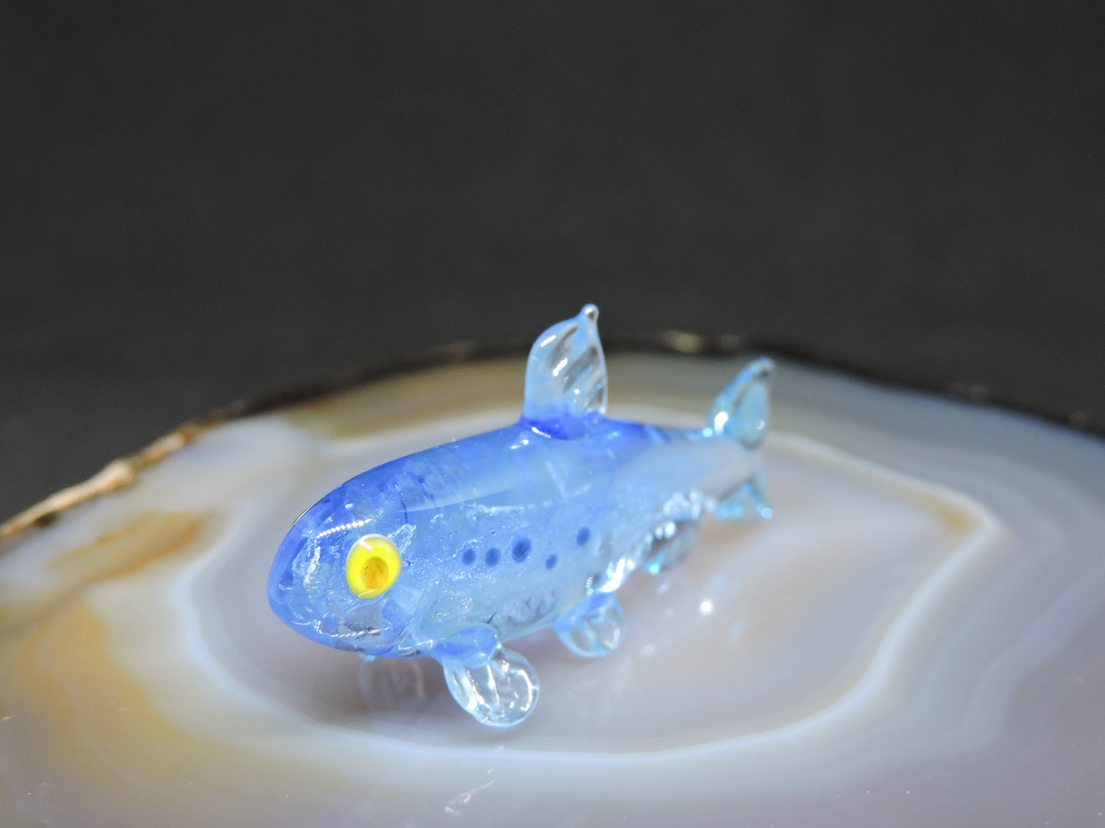 唐物もしくは高麗の青磁魚形置物 唐物もしくは高麗の青磁魚形置物