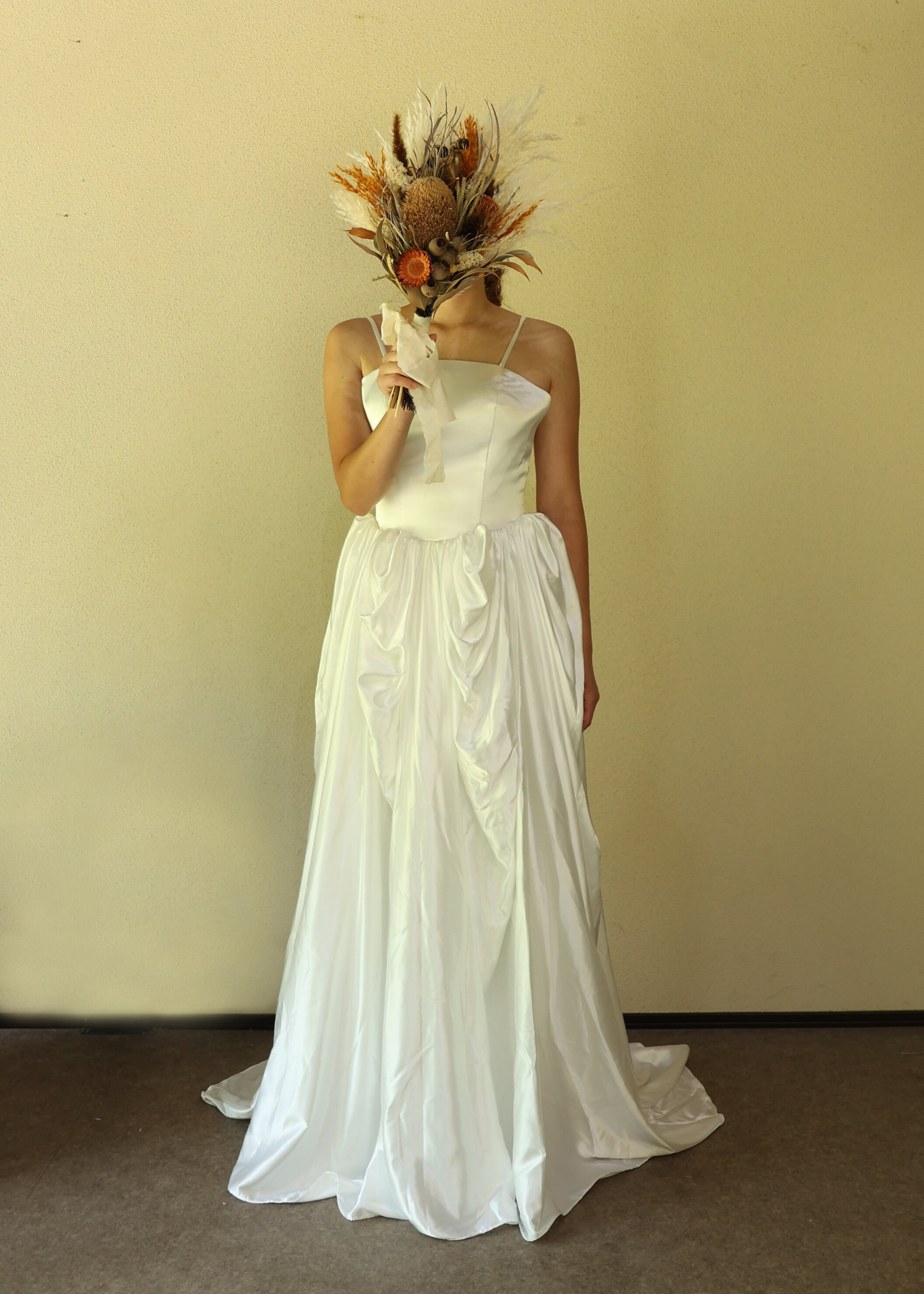 送料無料！パーティードレス キャミソール ウェーブ ファスナー ブライダル 2次会/合コン/デート 滑らか ブラトップ