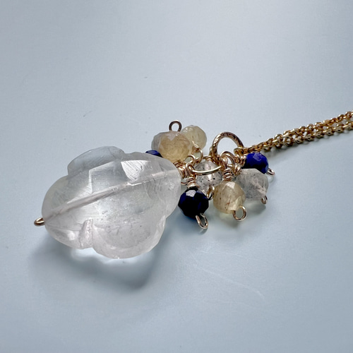 マニカラン水晶のお花形ペンダントヘッド✴︎ネックレスチャーム