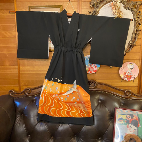 留袖リメイクワンピース❣️ 尾長鶏　刺繍 留袖リメイクワンピース❣️ 尾長鶏 刺繍