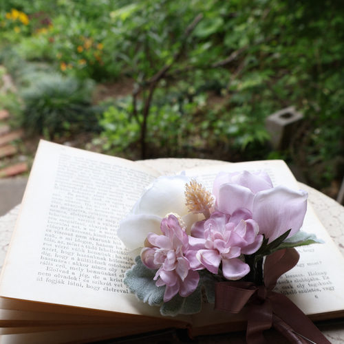 アンティークピンクのウェディングブーケ ブートニア付き アーティ