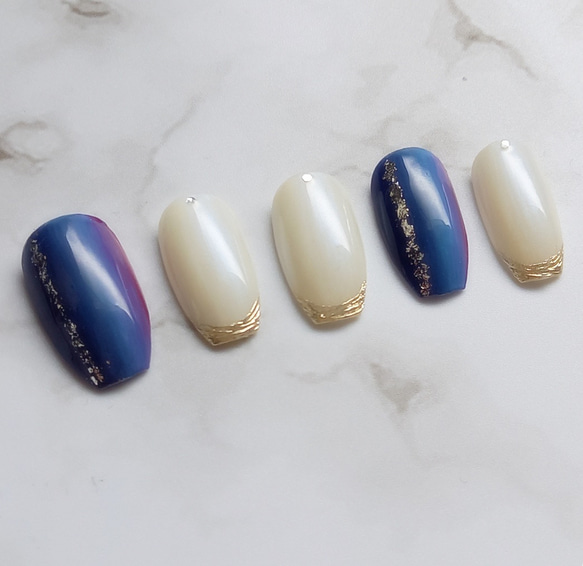 青×赤紫×シルバー　夜空グラデーションネイル 3枚目の画像