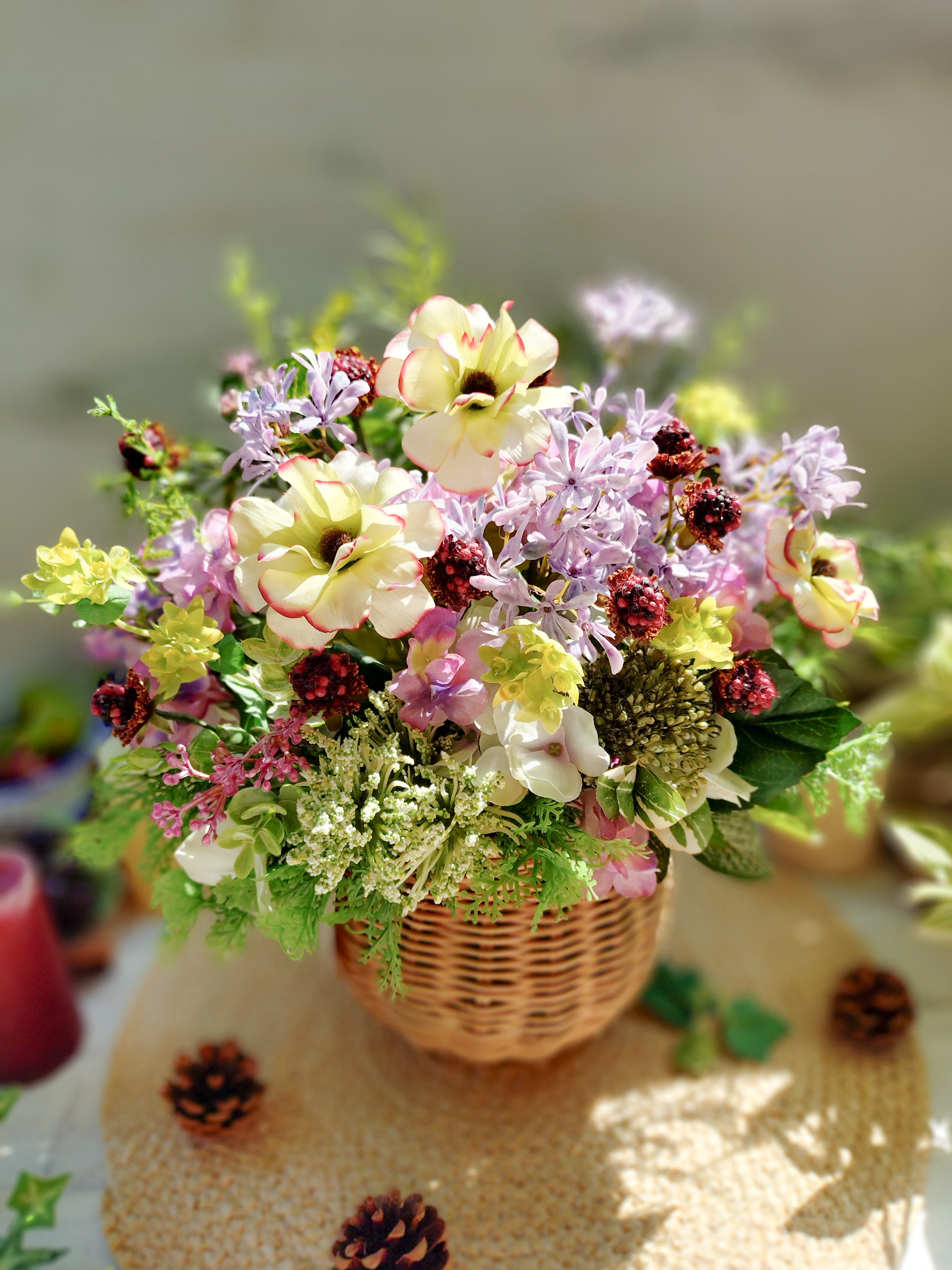 ライラックとラナンキュラスの心安らぐバスケットアレンジ♡安らぎの彩りと美しさで心癒やされて頂けます♡