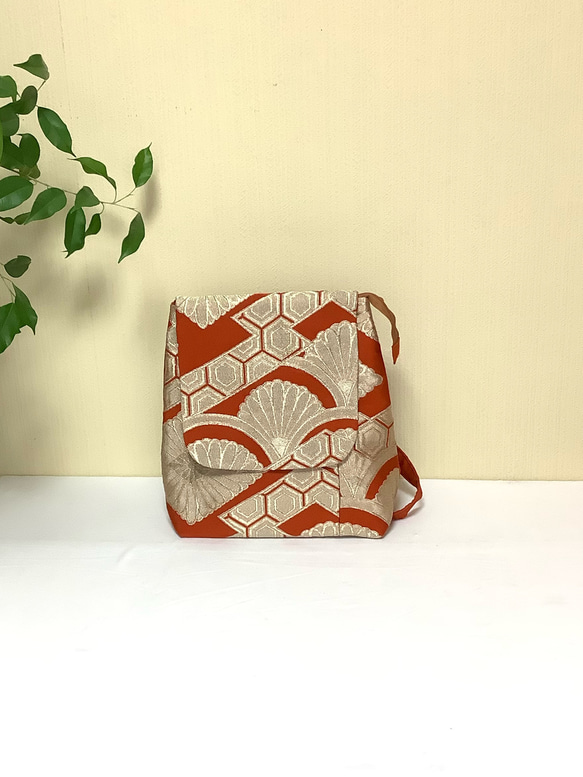 SOLD【一点もの】リメイク帯 上品な着物のリュック／C22
