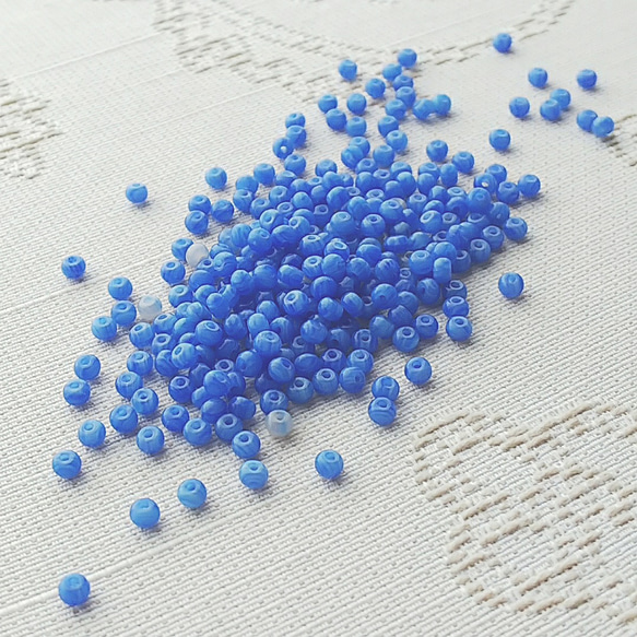 流れる雲　チェコシードビーズ　7g(約260個、約55cm) 2枚目の画像