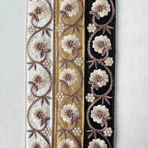 印度刺繡絲帶智慧型手機肩帶肩帶白色三葉草 第7張的照片