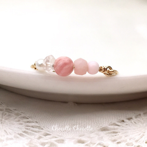 14kgf］いちごミルク - 4種の天然石と淡水パールのワイヤーリング