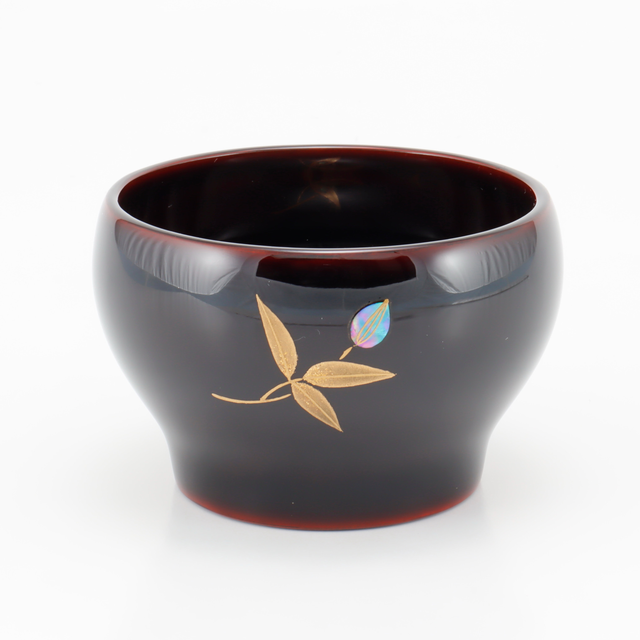 伝統工芸　輪島塗　ぐい呑み「鉄線蒔絵」　【15-7】