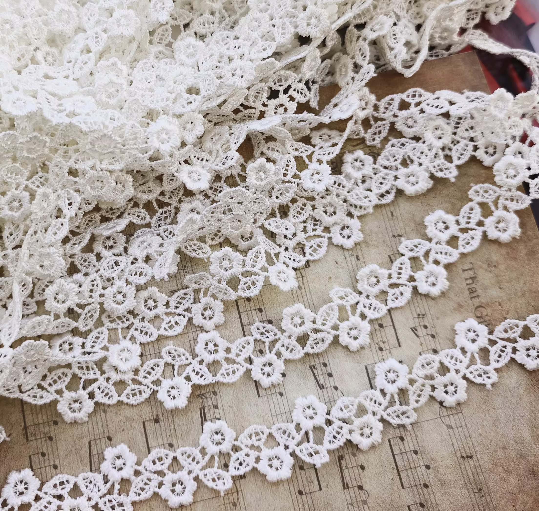 A16559 コムコム 05ss レース 花刺繍 ペンギンパンツ 紺L シューレース ペンキ 柄 SHOELACE 靴ひも くつひも 平紐 8mm幅