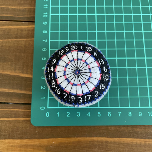 Darts pincushion Gray 手刺繍 ピンクッション 針山 その他雑貨 コノ