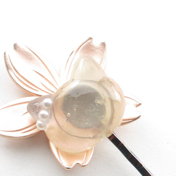 高速道路の片隅でクォーツ眠るネコは、今日も平和です♪<1点ものヘアピン>HP192 1枚目の画像