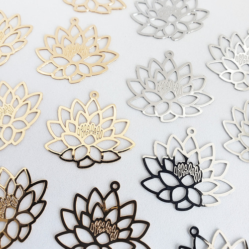 金属製 仏像 蓮の花 シルバー色 金属製 仏像 蓮の花 シルバー色