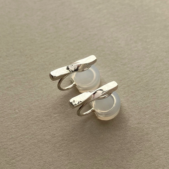 ひねりバーのシンプルイヤリング　silver950 痛くなりにくい 9枚目の画像