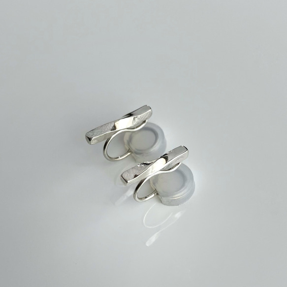 ひねりバーのシンプルイヤリング　silver950 痛くなりにくい 10枚目の画像