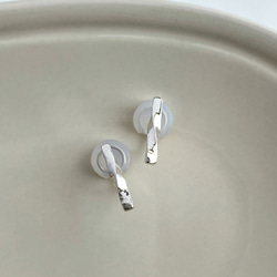 ひねりバーのシンプルイヤリング　silver950 痛くなりにくい 5枚目の画像