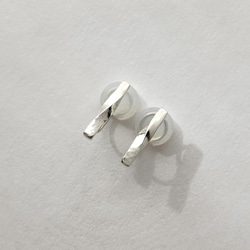 ひねりバーのシンプルイヤリング　silver950 痛くなりにくい 7枚目の画像